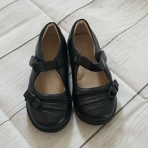 Brand new girl's dress shoes. Black, size 13